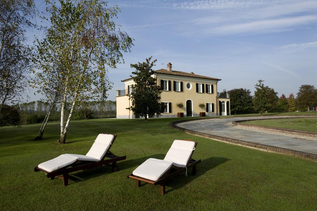 Relais 23 Hotel & Ristorante Castelnuovo Belbo Экстерьер фото