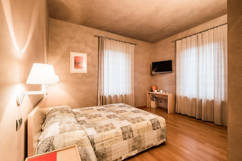 Relais 23 Hotel & Ristorante Castelnuovo Belbo Экстерьер фото