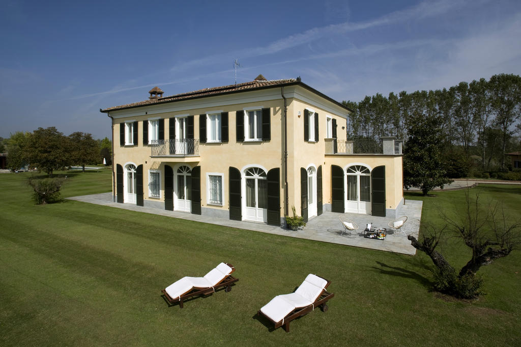 Relais 23 Hotel & Ristorante Castelnuovo Belbo Экстерьер фото