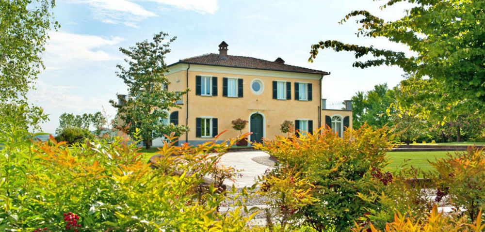 Relais 23 Hotel & Ristorante Castelnuovo Belbo Экстерьер фото